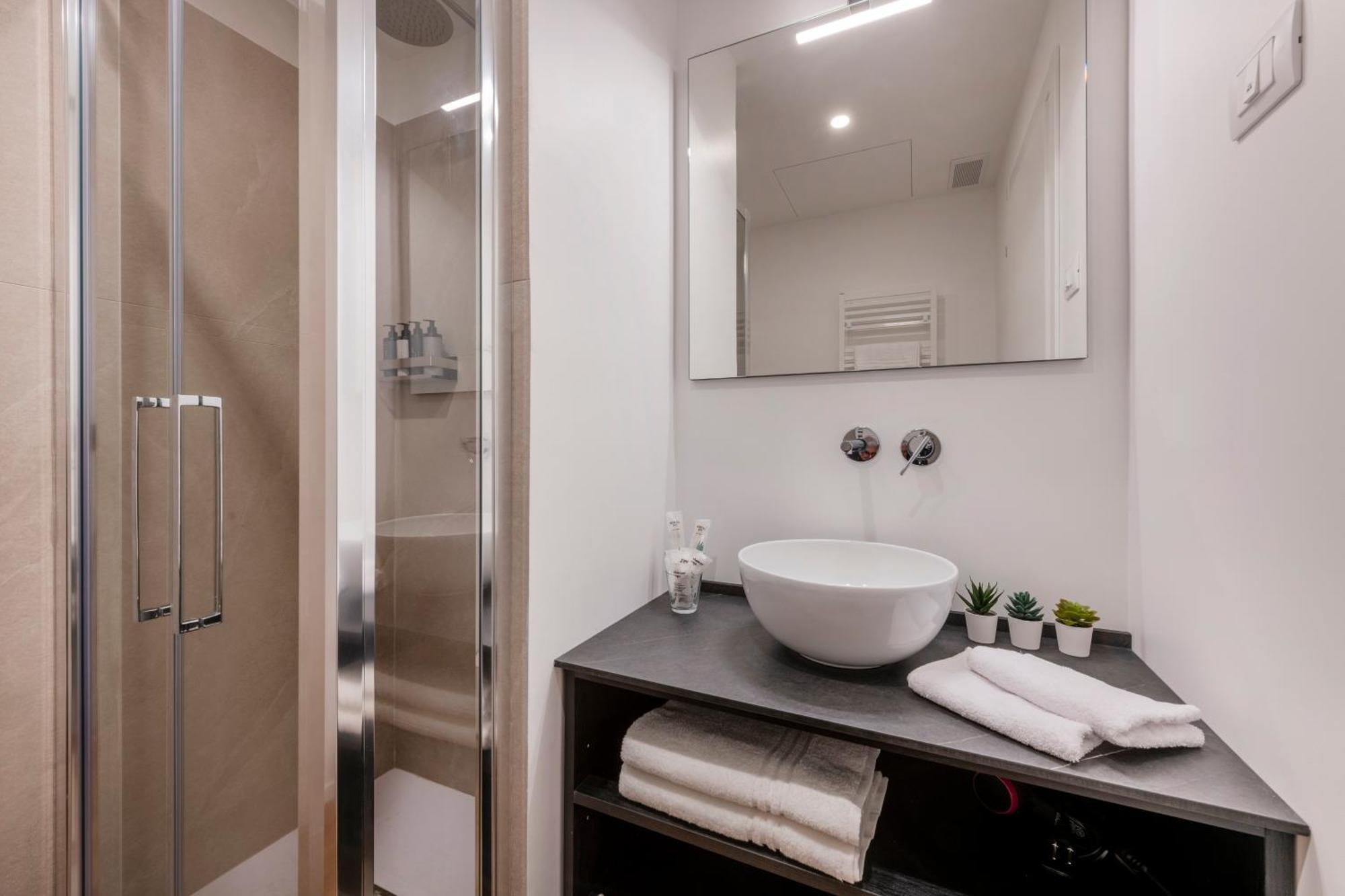 Bnbutler - Inbrera Suites - Giulianova, 1 Milão Exterior foto