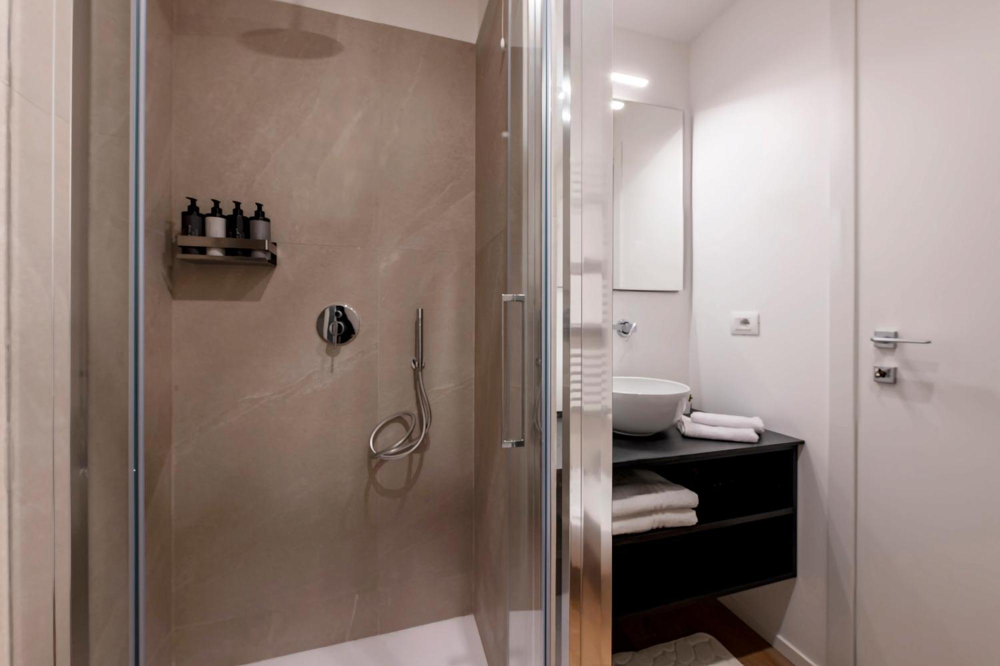 Bnbutler - Inbrera Suites - Giulianova, 1 Milão Exterior foto